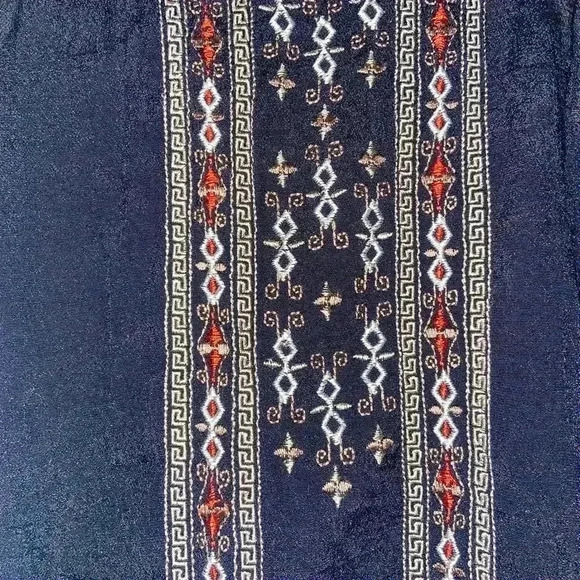 By & By Women’s Large Tank Top - Picture 2 of 5